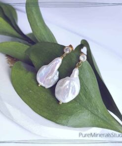 Earrings made of Baroque Pearl