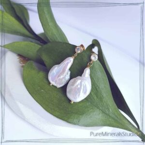Earrings made of Baroque Pearl