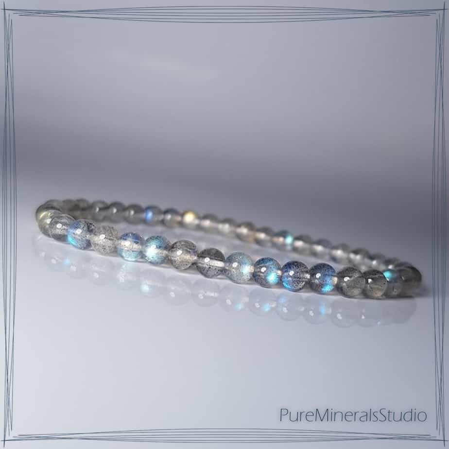 Bracelet made of Labradorite
