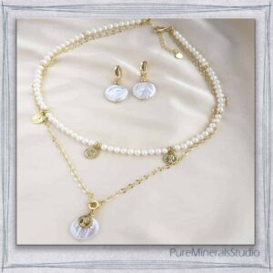 Set made of Pearl