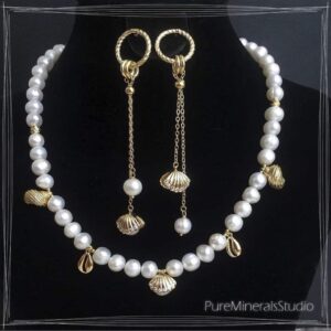 Set made of Pearl