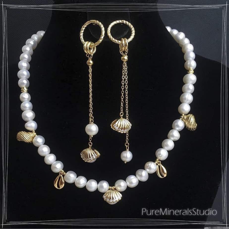 Set made of Pearl