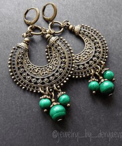 Earrings made of Malachite