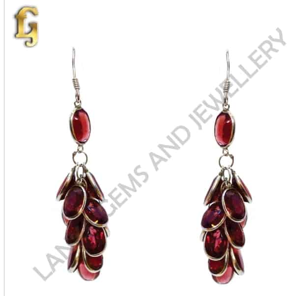 Pair of Ear-rings with Garnet Gemstone set in 9k White Gold