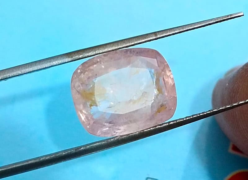 6.71ct IGI Certified Padparadscha Sapphire , 100% Natural Untreated Gemstone - Image 2